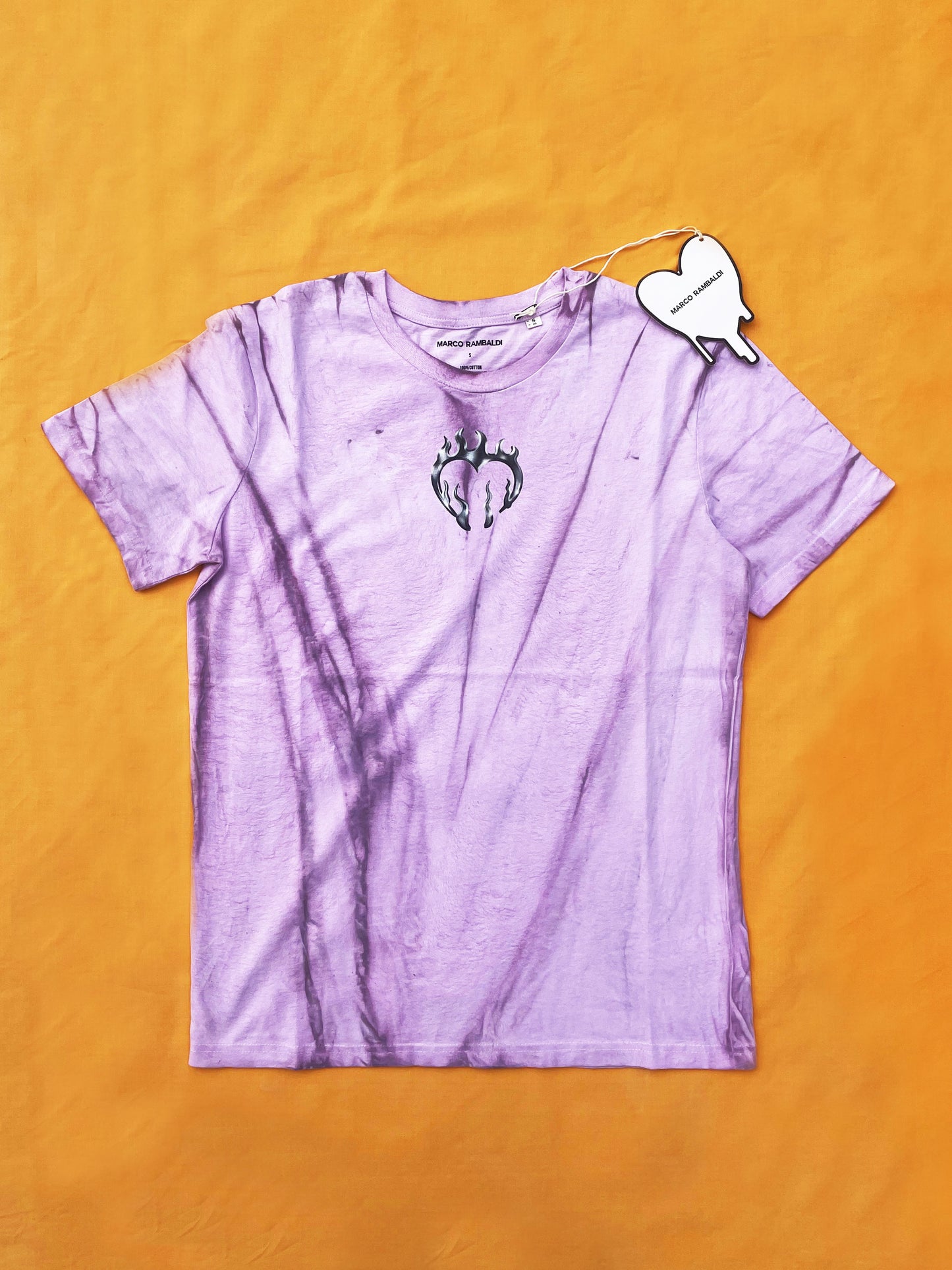 T-shirt "Cuore fiammante"